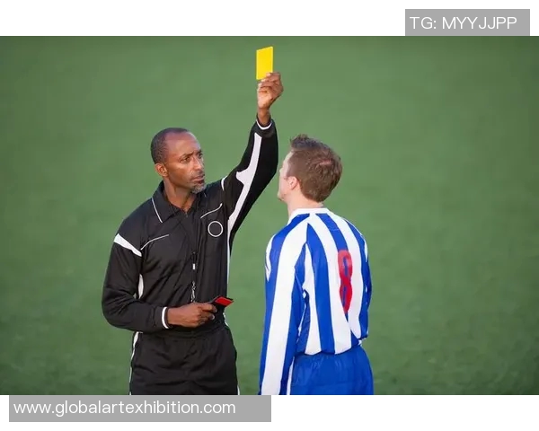 从麻花辫到绿茵巨星揭示足球球员独特风格与场上魅力