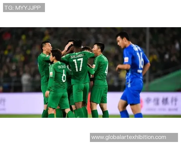 足球场上一字名星汇聚，梅、罗、苏、卡、皮等球员的传奇之路